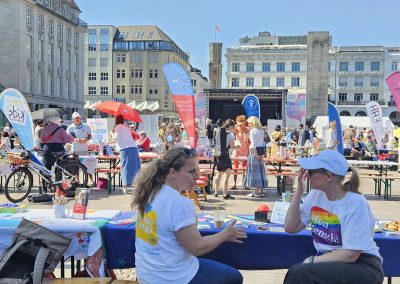 Hamburgs längste Tafel auf dem Rathausmarkt
